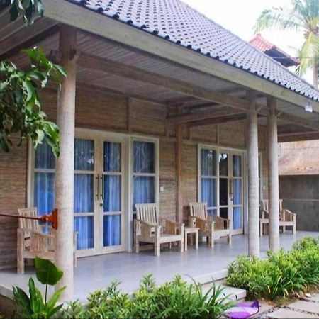 Vista Huts Lembongan Hotel Exterior photo