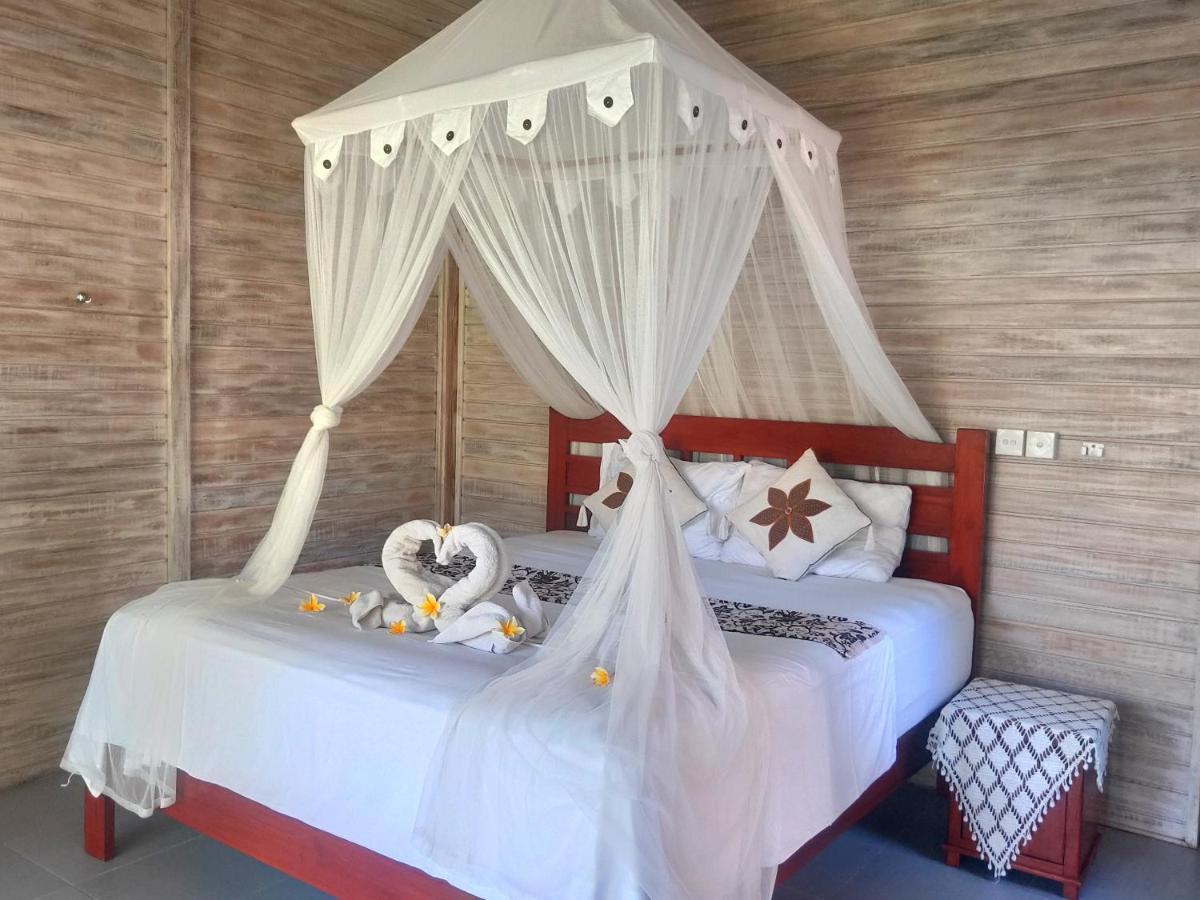 Vista Huts Lembongan Hotel Exterior photo