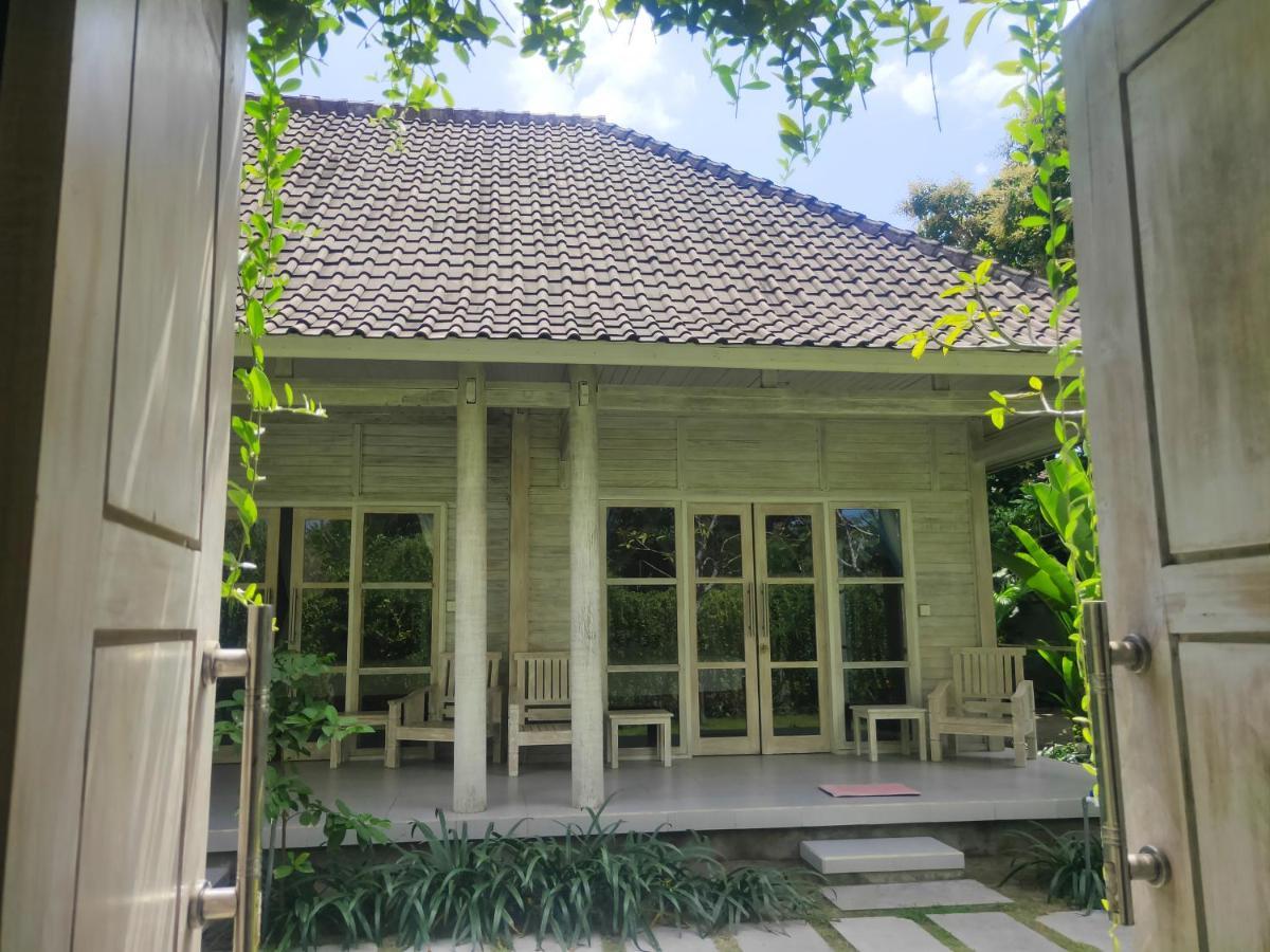Vista Huts Lembongan Hotel Exterior photo