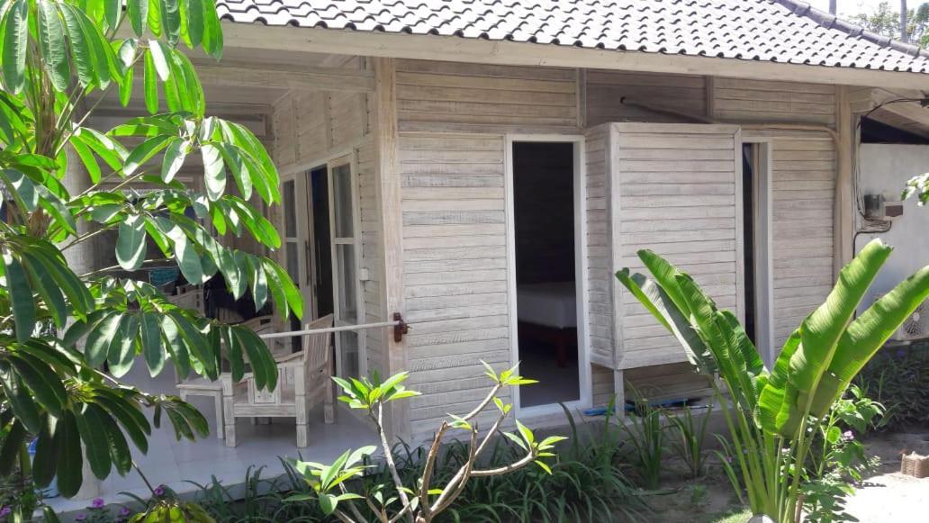 Vista Huts Lembongan Hotel Exterior photo