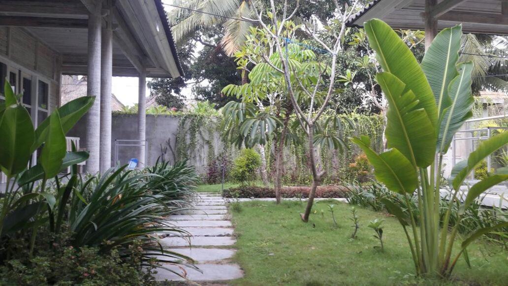 Vista Huts Lembongan Hotel Exterior photo