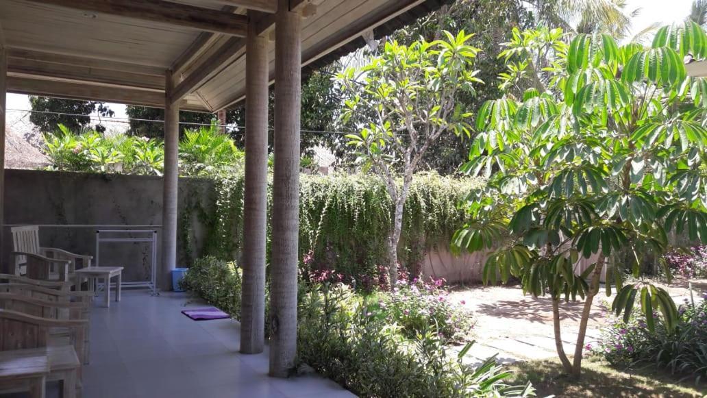 Vista Huts Lembongan Hotel Exterior photo