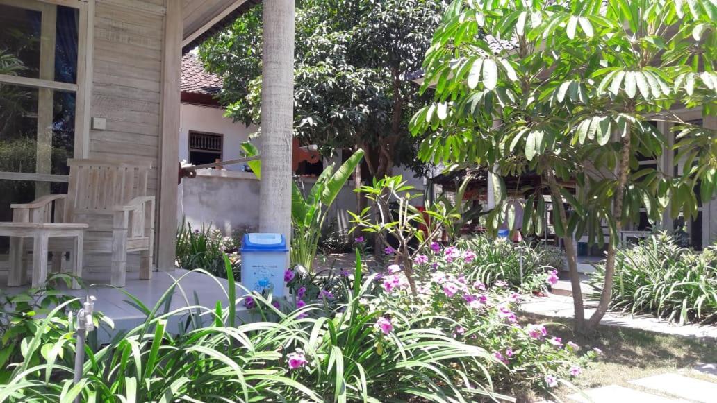 Vista Huts Lembongan Hotel Exterior photo