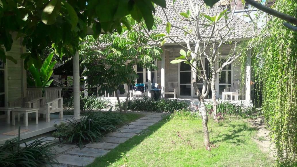 Vista Huts Lembongan Hotel Exterior photo