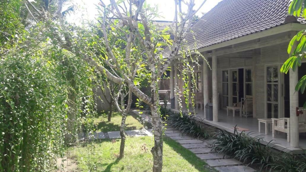 Vista Huts Lembongan Hotel Exterior photo